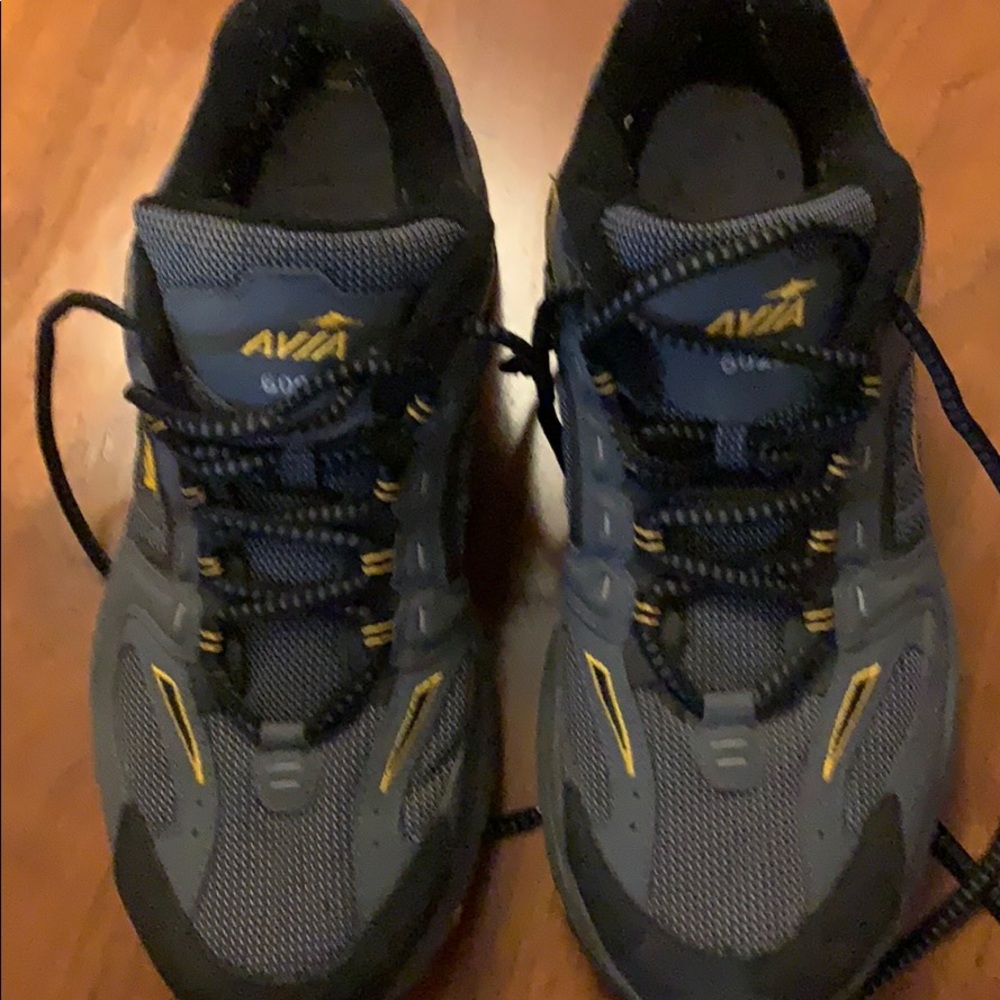 Athletic shoes